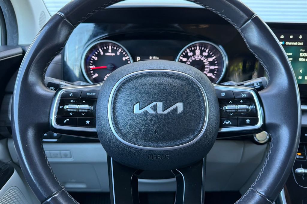 Used 2024 Kia Carnival EX FWD image 22