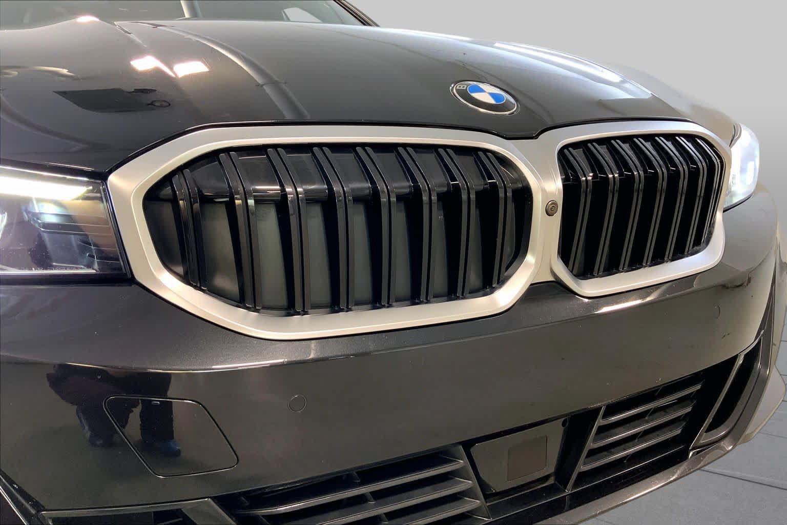 Used 2025 BMW 330i xDrive Sedan AWD/4WD image 32