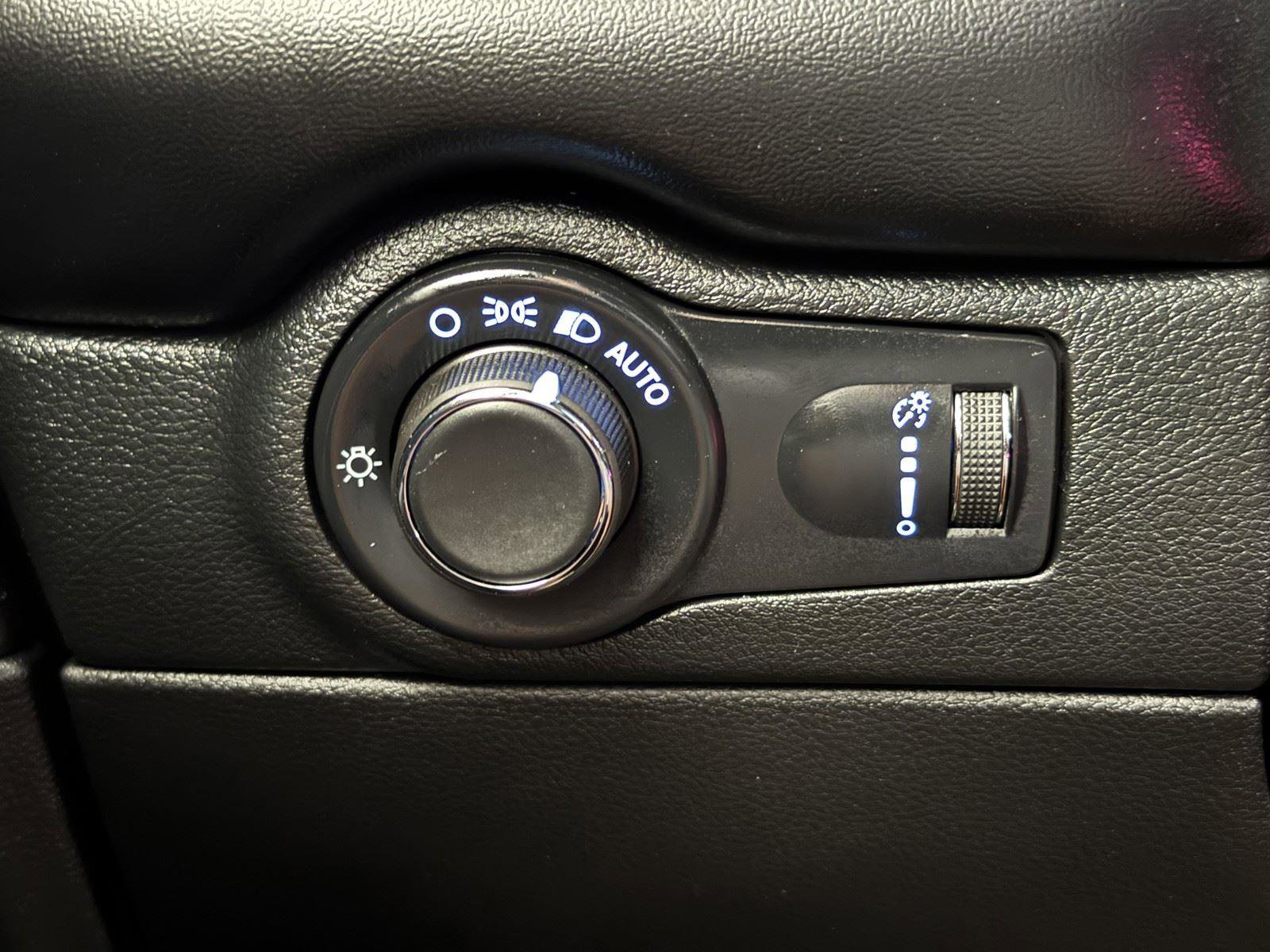 Used 2025 Dodge Durango GT w/ Blacktop Package image 21