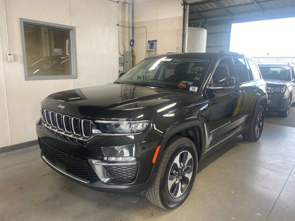 Used 2024 Jeep Grand Cherokee Limited 4xe AWD/4WD image 2