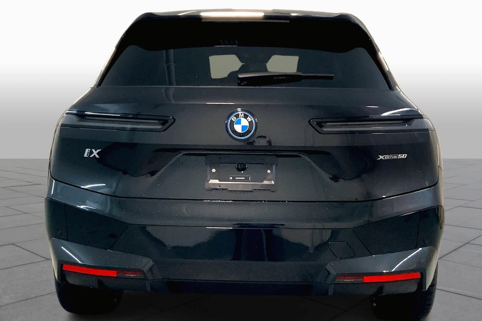 New 2024 BMW iX xDrive50 w/ Premium Package AWD/4WD image 4