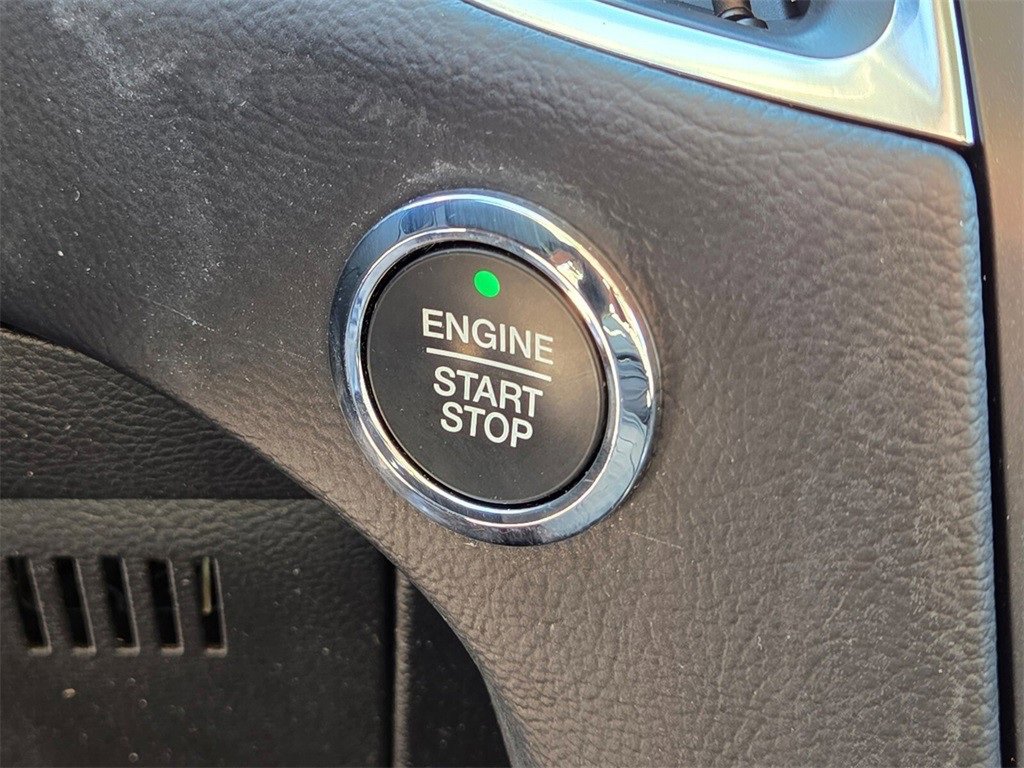 Used 2024 Ford Edge Titanium image 29