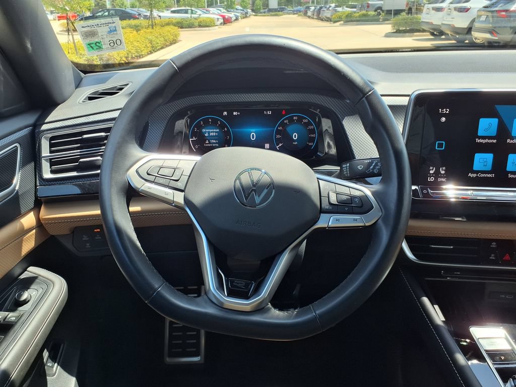 Used 2025 Volkswagen Atlas Cross Sport SEL R-Line AWD/4WD image 25