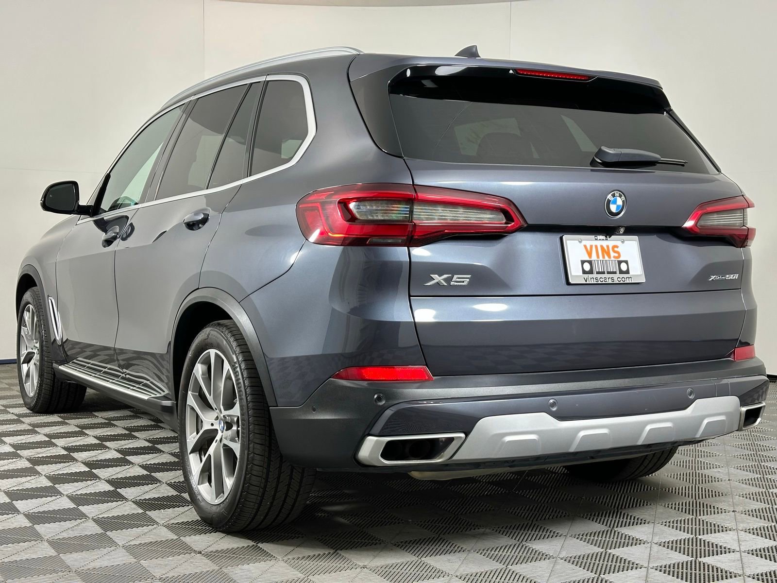 Used 2019 BMW X5 xDrive50i w/ Parking Assistance Package image 34