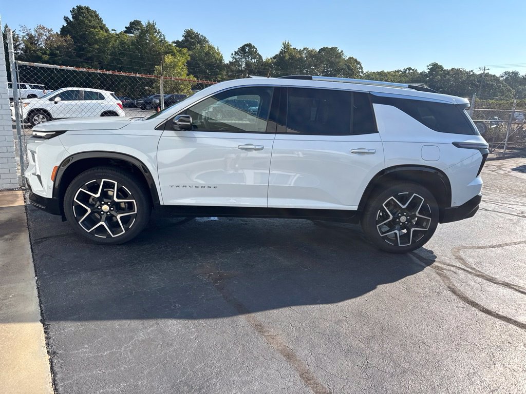 Used 2026 Chevrolet Traverse High Country FWD image 4