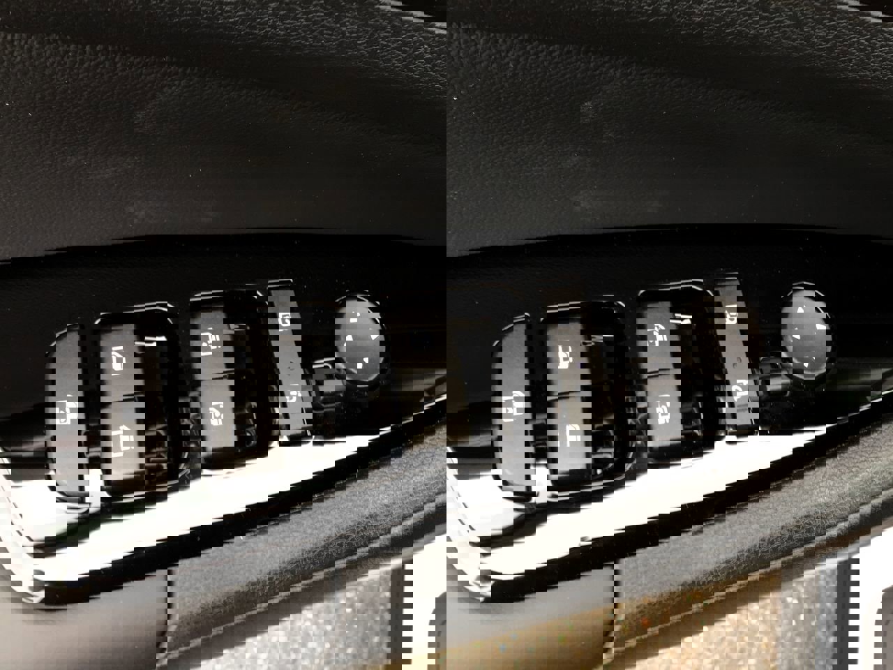 Certified 2023 Kia Sportage EX image 18