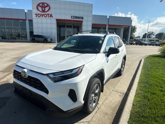 Used 2024 Toyota RAV4 LE AWD/4WD image 8