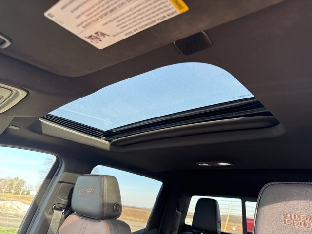 Used 2024 Chevrolet Silverado 1500 High Country w/ Z71 Off-Road Package image 11