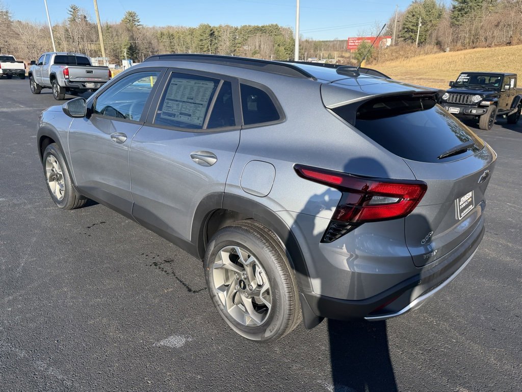 New 2026 Chevrolet Trax LT w/ Sunroof Package image 13
