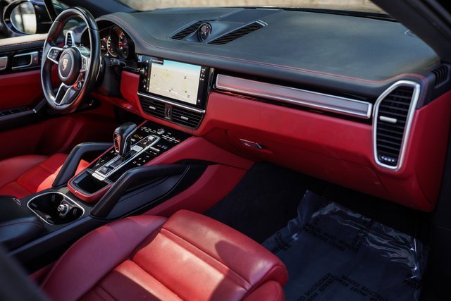 Used 2023 Porsche Cayenne Platinum Edition image 20