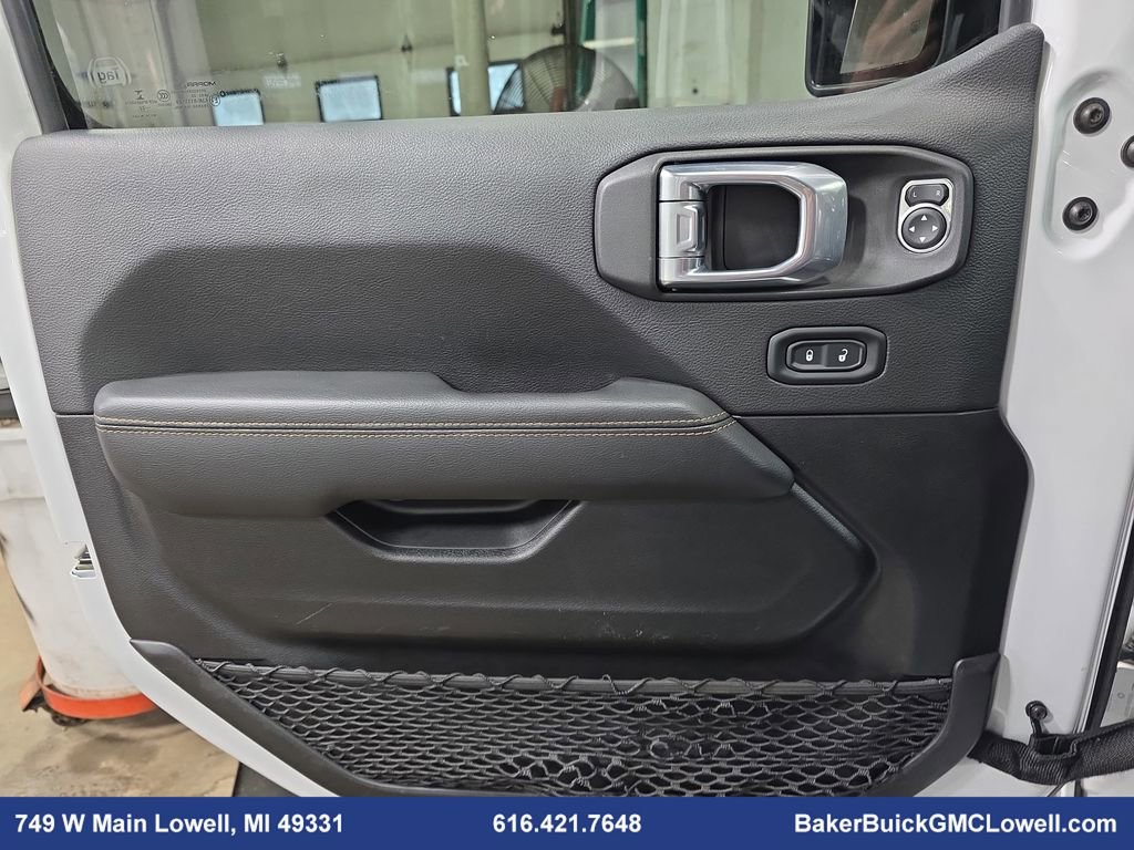 Used 2022 Jeep Wrangler Unlimited Sahara image 25