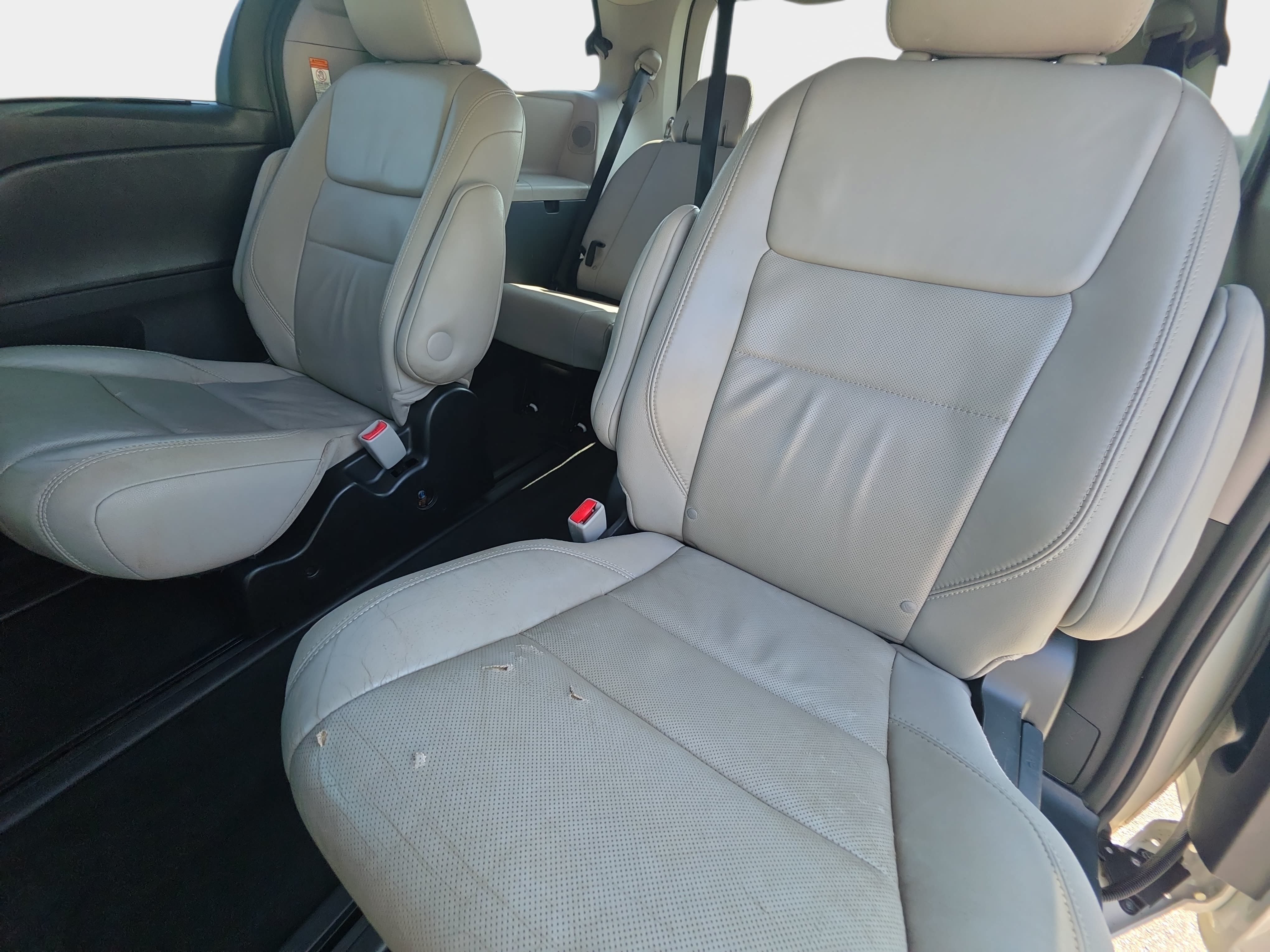 Used 2015 Toyota Sienna Limited Premium AWD/4WD image 15