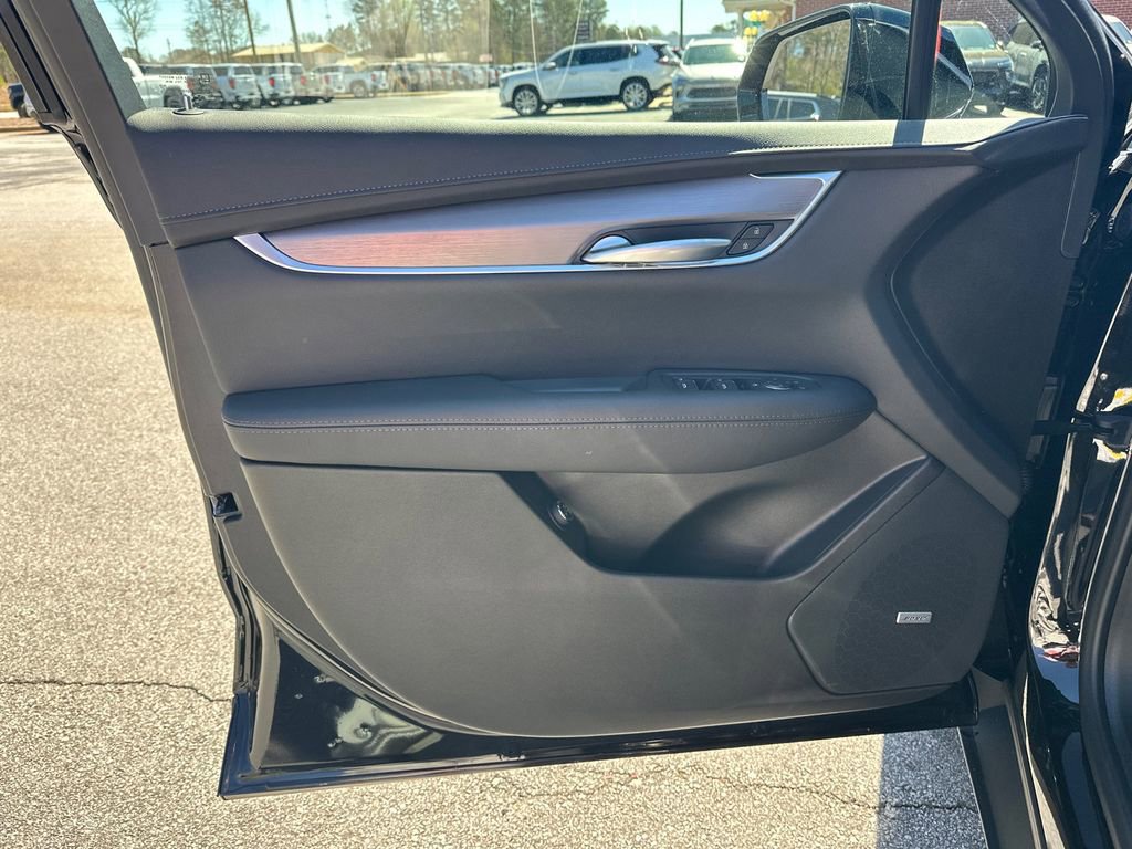 New 2026 Cadillac XT5 Luxury w/ LPO, Floor Liner Package image 10