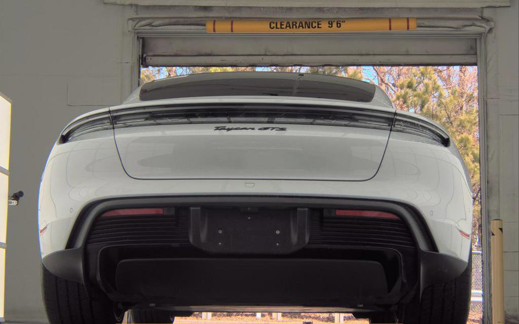 Used 2024 Porsche Taycan GTS image 7