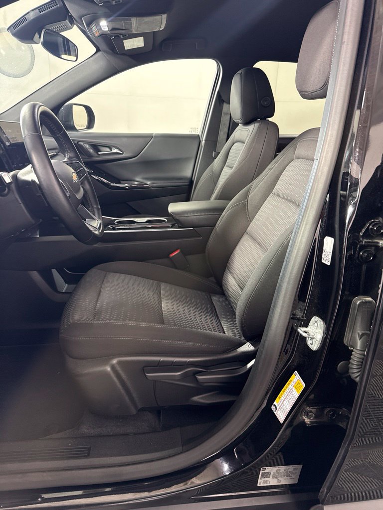 Used 2025 Chevrolet Equinox LT AWD/4WD image 14
