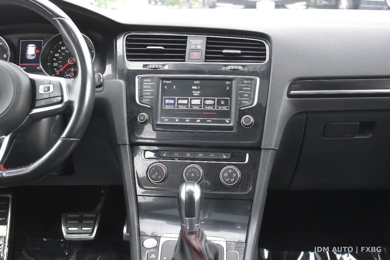 Used 2017 Volkswagen GTI SE FWD image 22