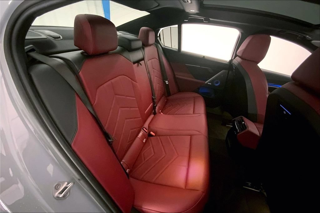 Certified 2025 BMW i5 M60 AWD/4WD image 15