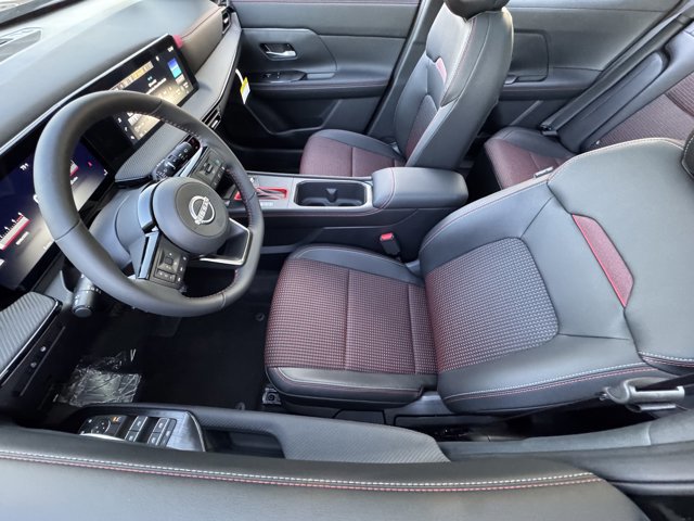 New 2025 Nissan Kicks SR w/ SR Premium Package image 14
