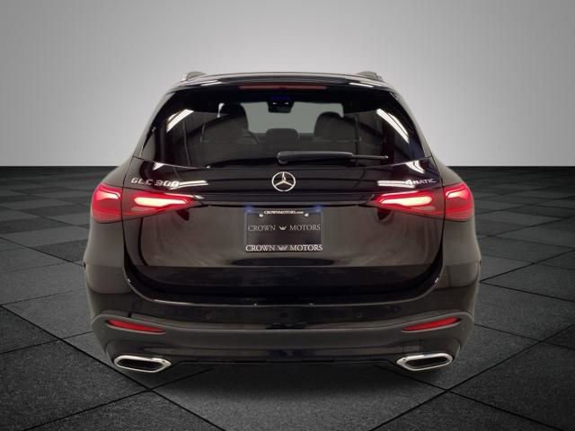 Used 2024 Mercedes-Benz GLC 300 4MATIC image 5