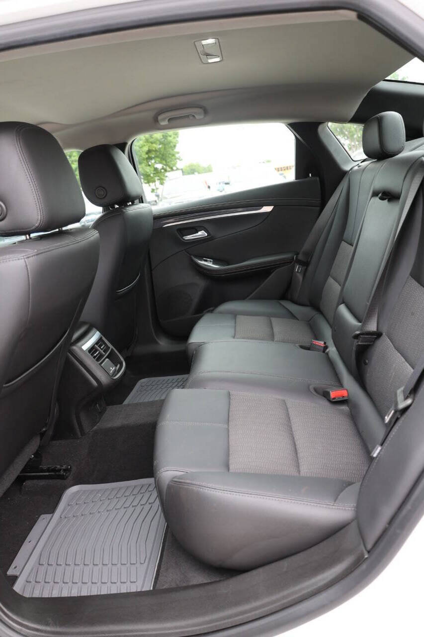 Used 2020 Chevrolet Impala LT w/ LT Convenience Package FWD image 17