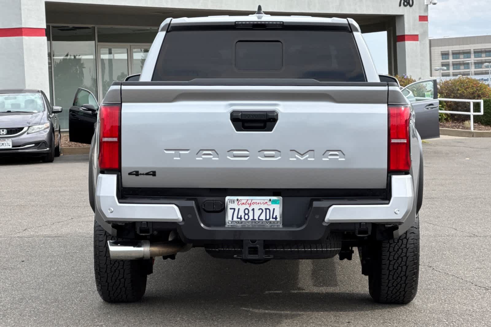 Used 2024 Toyota Tacoma TRD Off-Road w/ TRD Off Road Upgrade Package AWD/4WD image 8