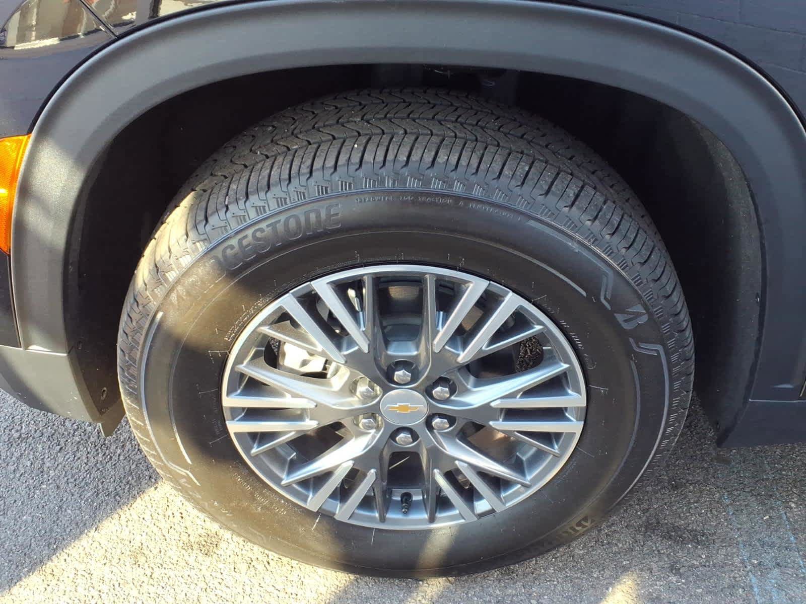 Used 2026 Chevrolet Traverse LT AWD/4WD image 8