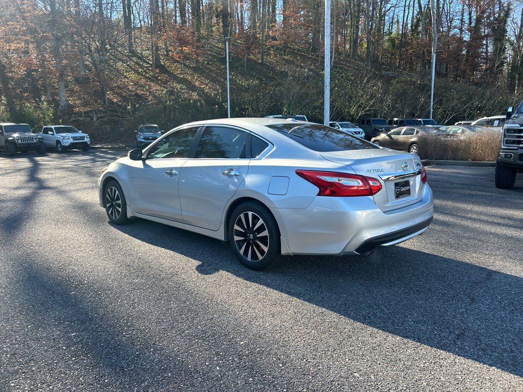 Used 2017 Nissan Altima 2.5 SL w/ Technology Package image 5