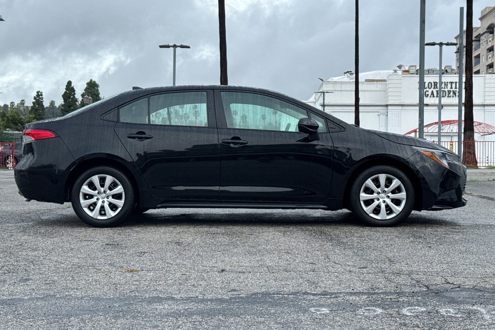 Used 2025 Toyota Corolla LE image 3