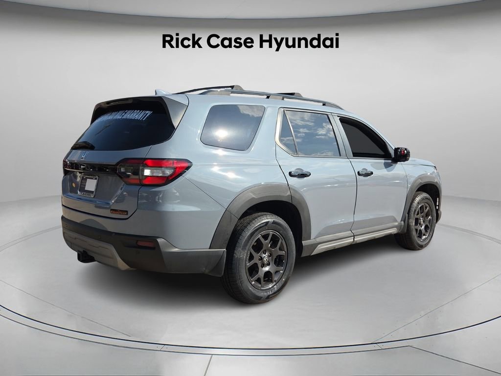 Used 2023 Honda Pilot TrailSport image 7