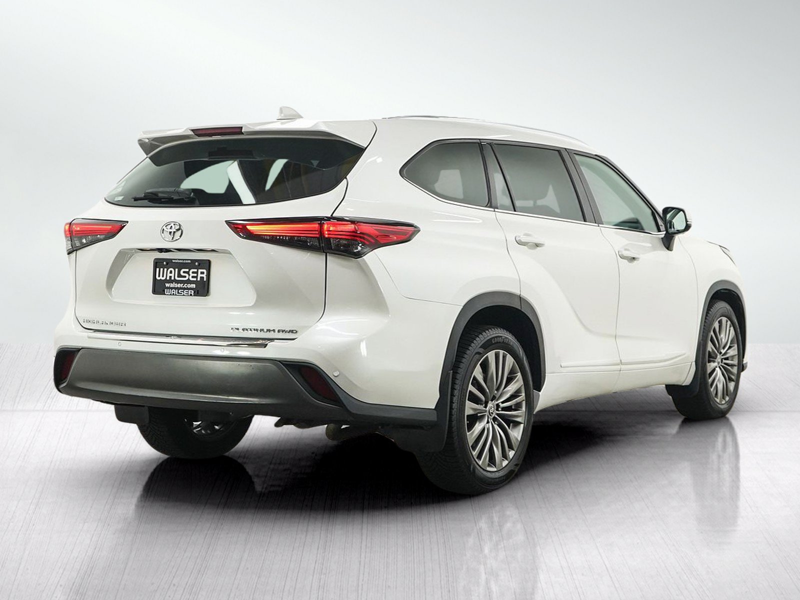 Used 2020 Toyota Highlander Platinum AWD/4WD image 5