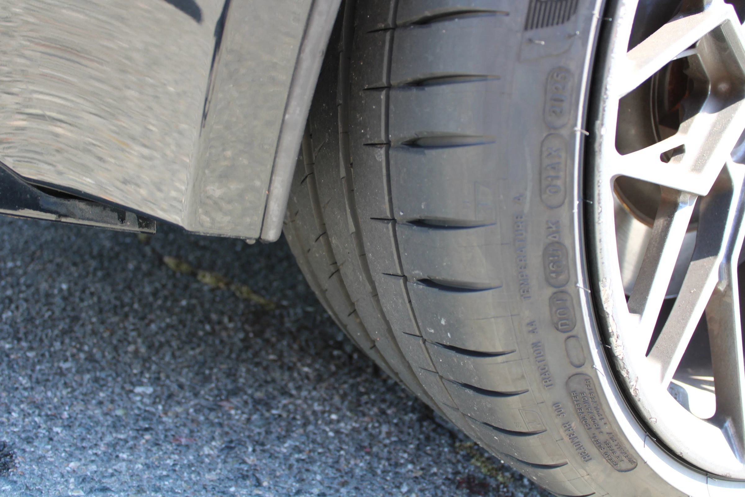Used 2015 Jaguar F-TYPE R RWD image 14