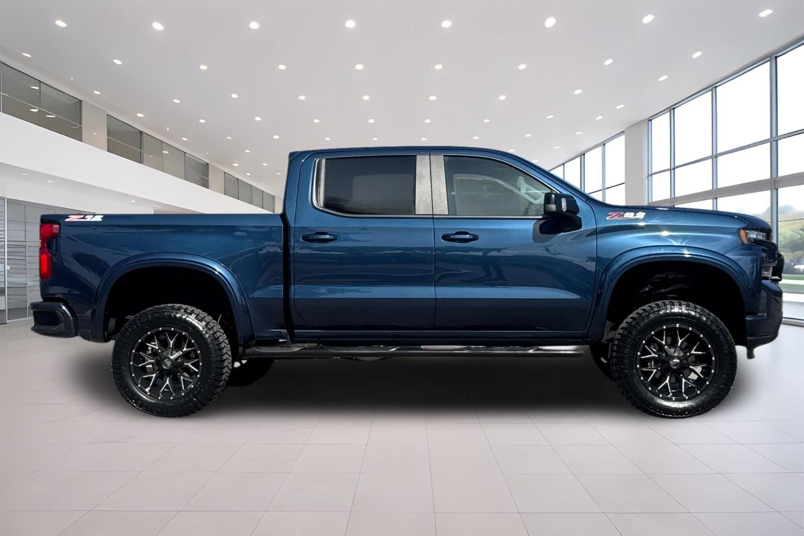 Used 2020 Chevrolet Silverado 1500 RST AWD/4WD image 3