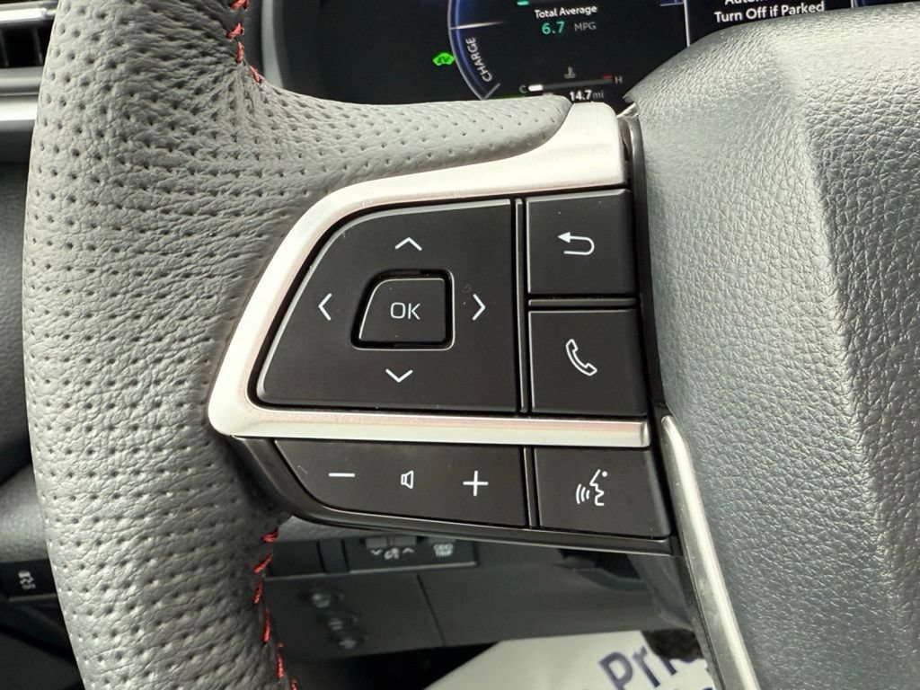 Used 2025 Toyota Sienna XSE w/ XSE Plus Package AWD/4WD image 38