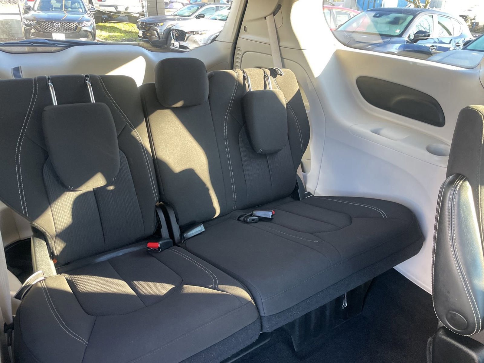 Used 2023 Chrysler Voyager LX FWD image 16