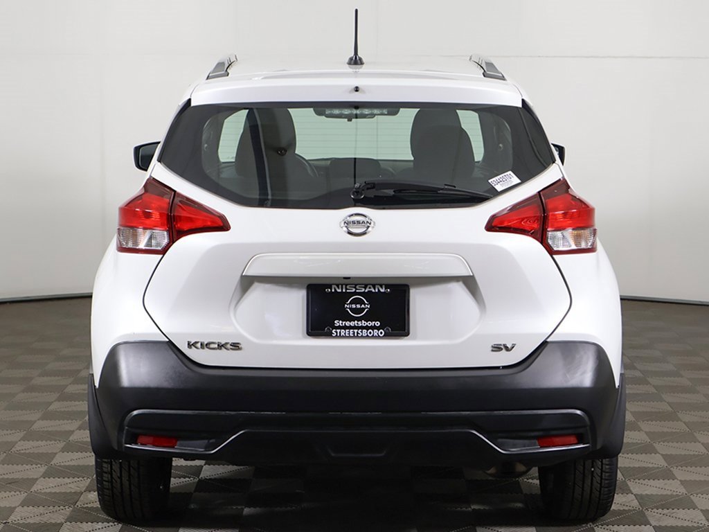 Used 2019 Nissan Kicks SV image 9