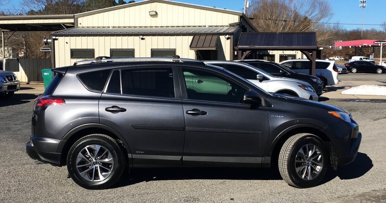 Used 2016 Toyota RAV4 XLE AWD/4WD image 7