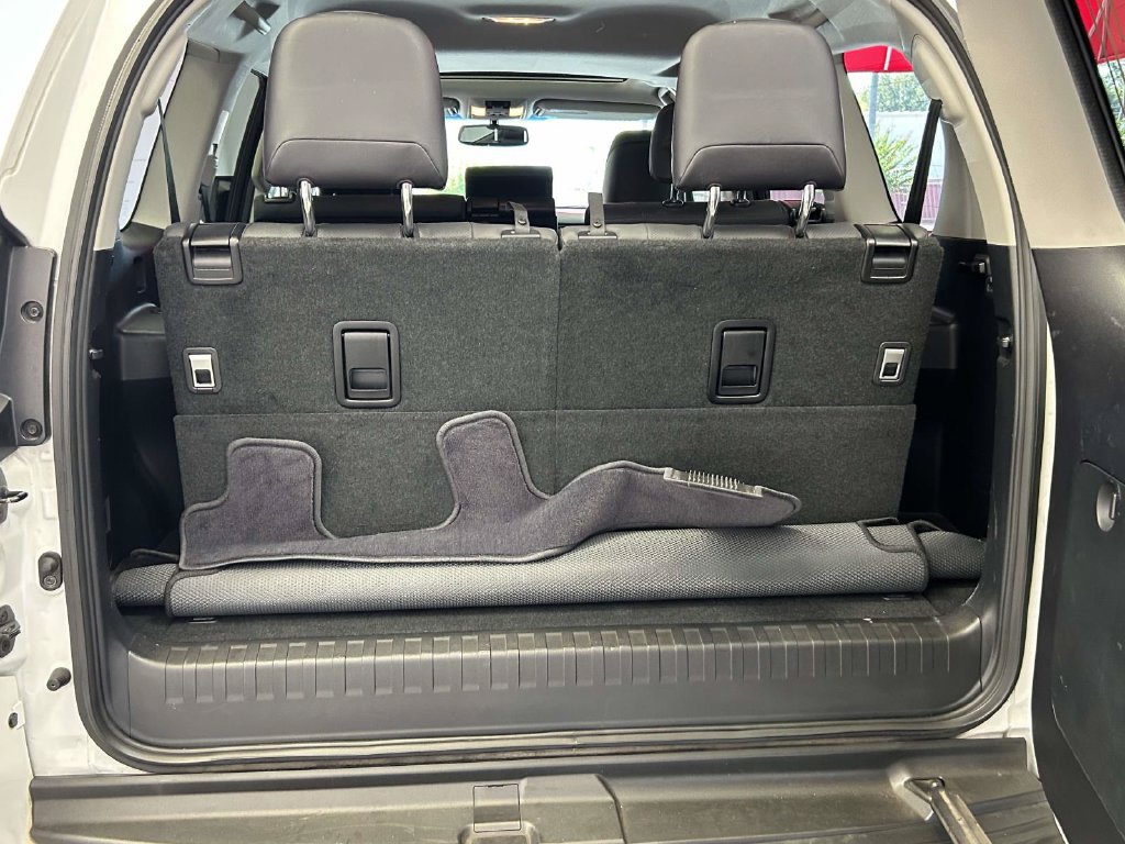 Used 2018 Lexus GX 460 w/ Navigation Package AWD/4WD image 11