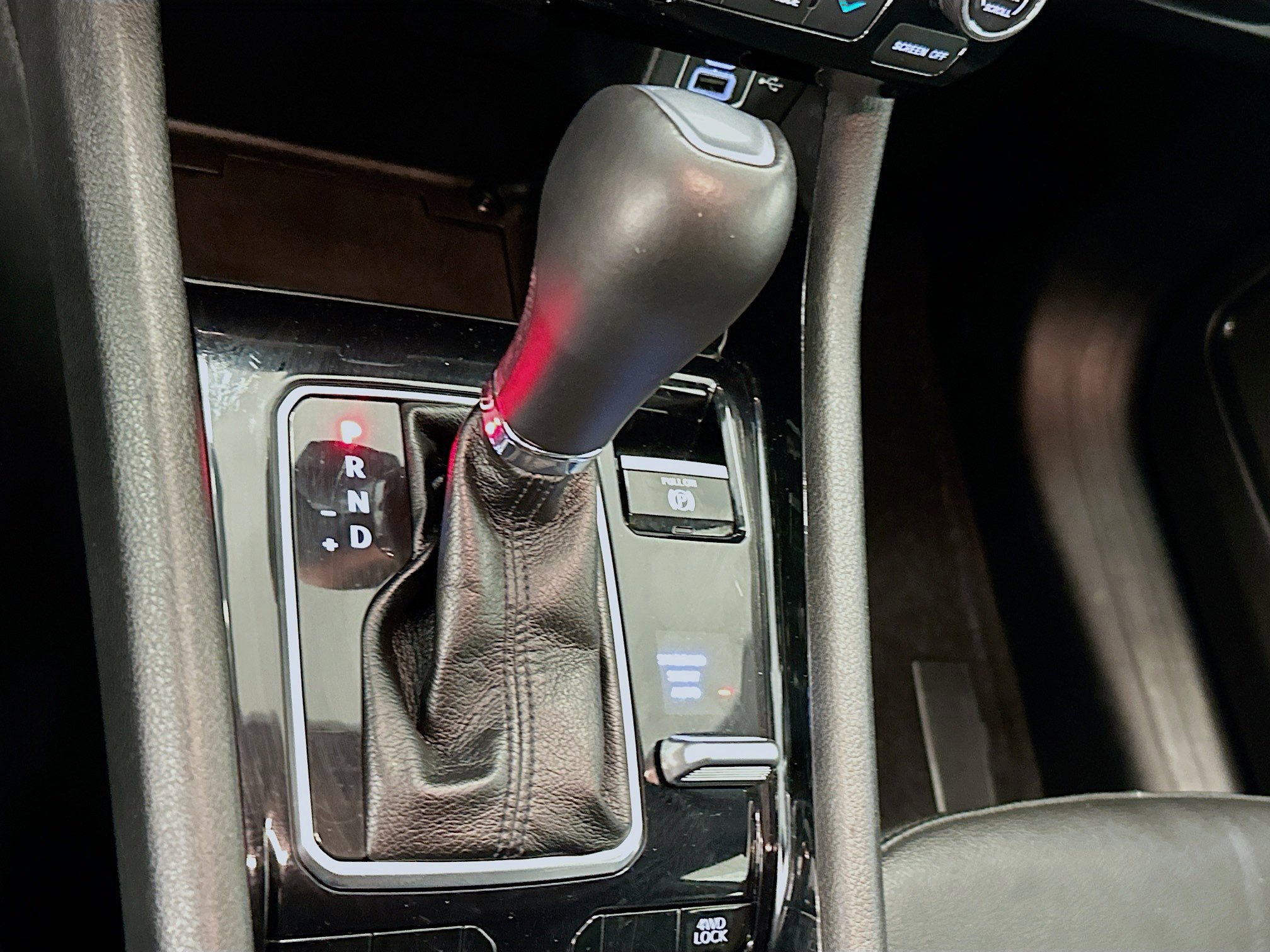 Used 2025 Jeep Compass Limited image 24