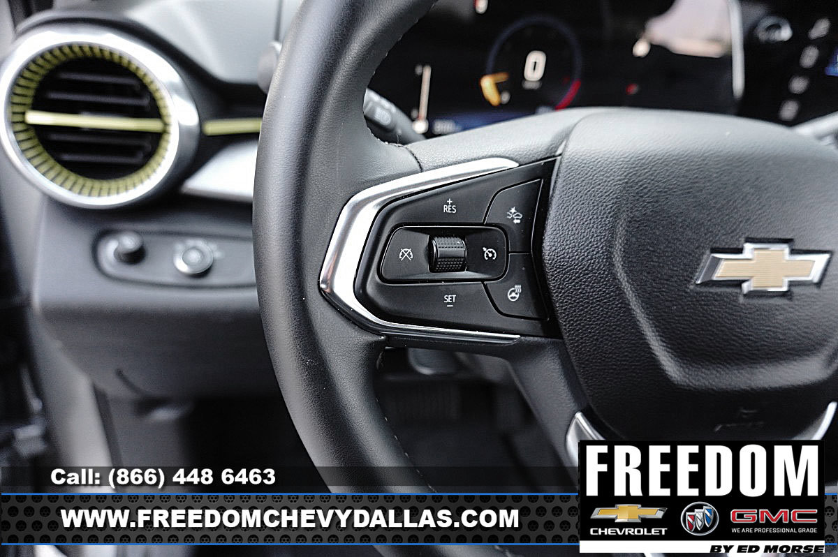 Used 2025 Chevrolet Trax LT w/ Driver Confidence Package FWD image 19