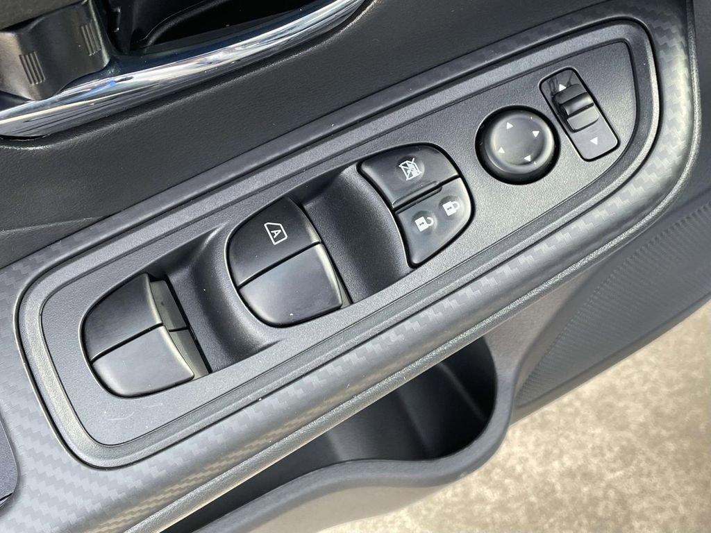 Used 2025 Nissan Versa SV w/ Trunk Package image 16