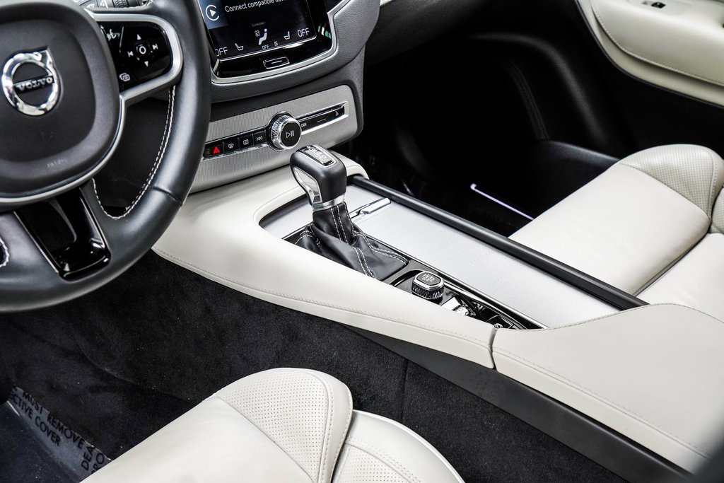 Used 2021 Volvo XC90 T6 R-Design w/ Advanced Package image 16