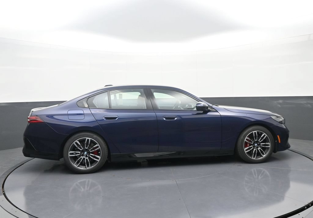 New 2026 BMW 540i xDrive w/ Executive Package AWD/4WD image 8