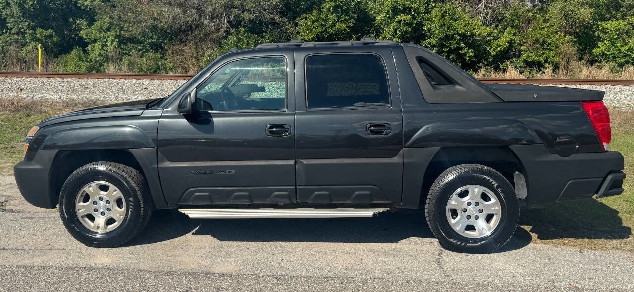 Used 2003 Chevrolet Avalanche 4x4 w/ Suspension Package, Off-Road image 7