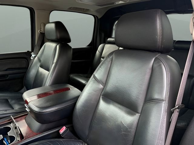 Used 2007 Cadillac Escalade EXT w/ Information Package image 8