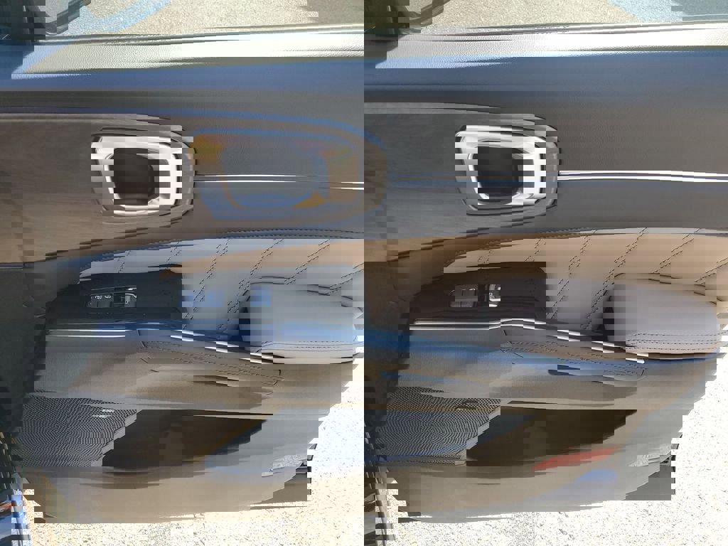 New 2026 Kia Sorento SX Prestige w/ Olive Brown Leather Package image 10