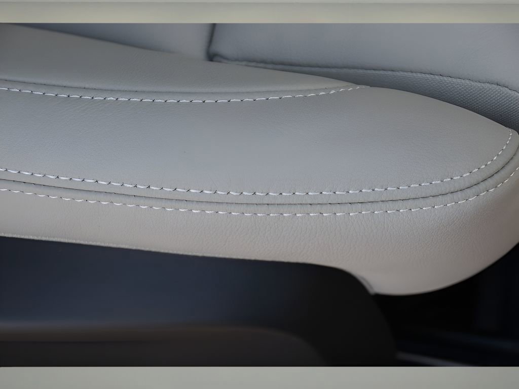 New 2026 Volvo XC40 B5 Ultra w/ Protection Package Premier image 21