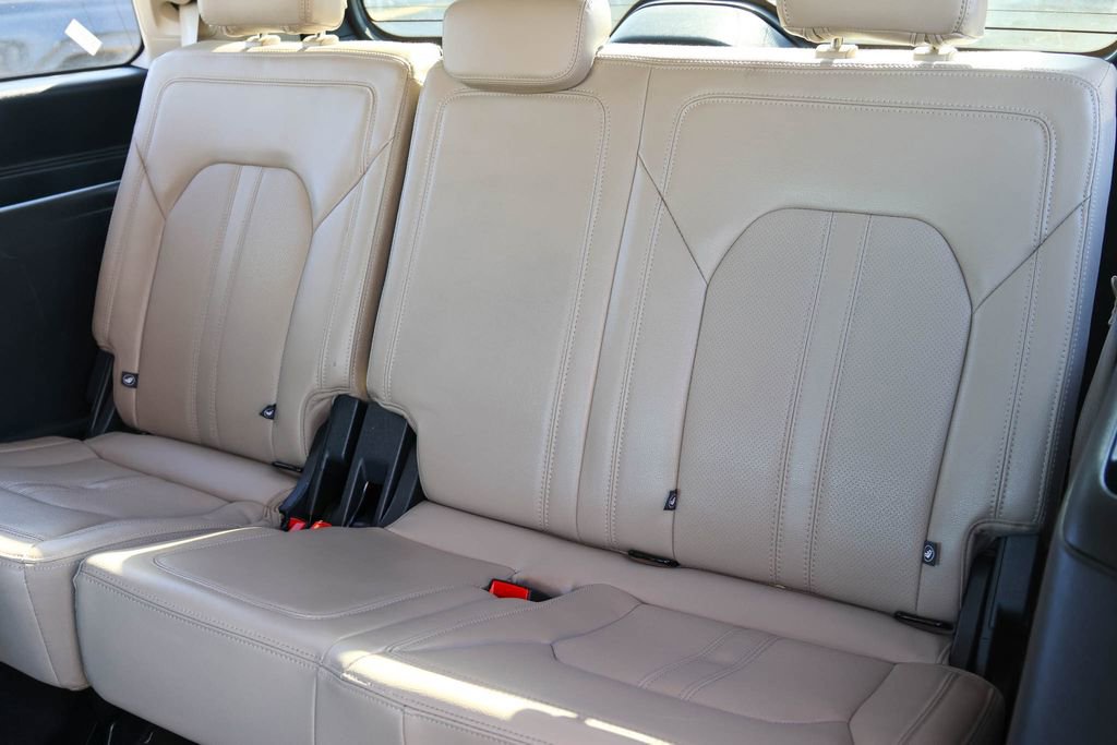 Used 2024 Ford Expedition Limited image 19
