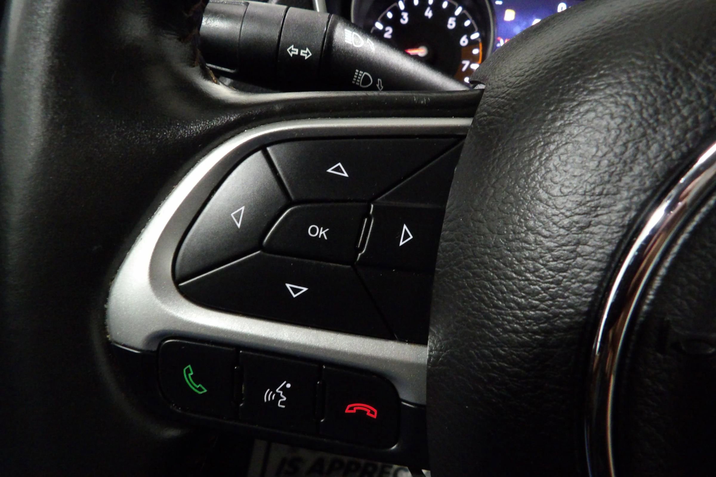 Used 2018 Jeep Compass Limited w/ Navigation Group FWD image 20