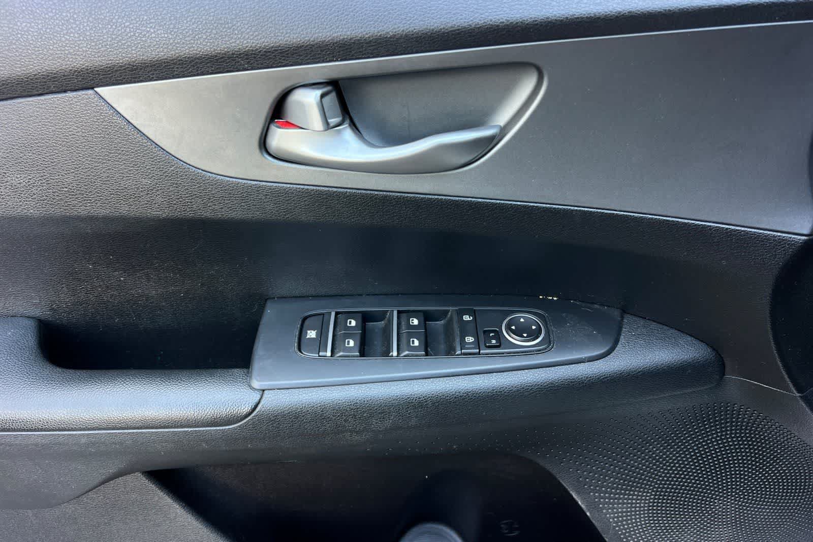 Used 2019 Kia Forte LXS FWD image 15