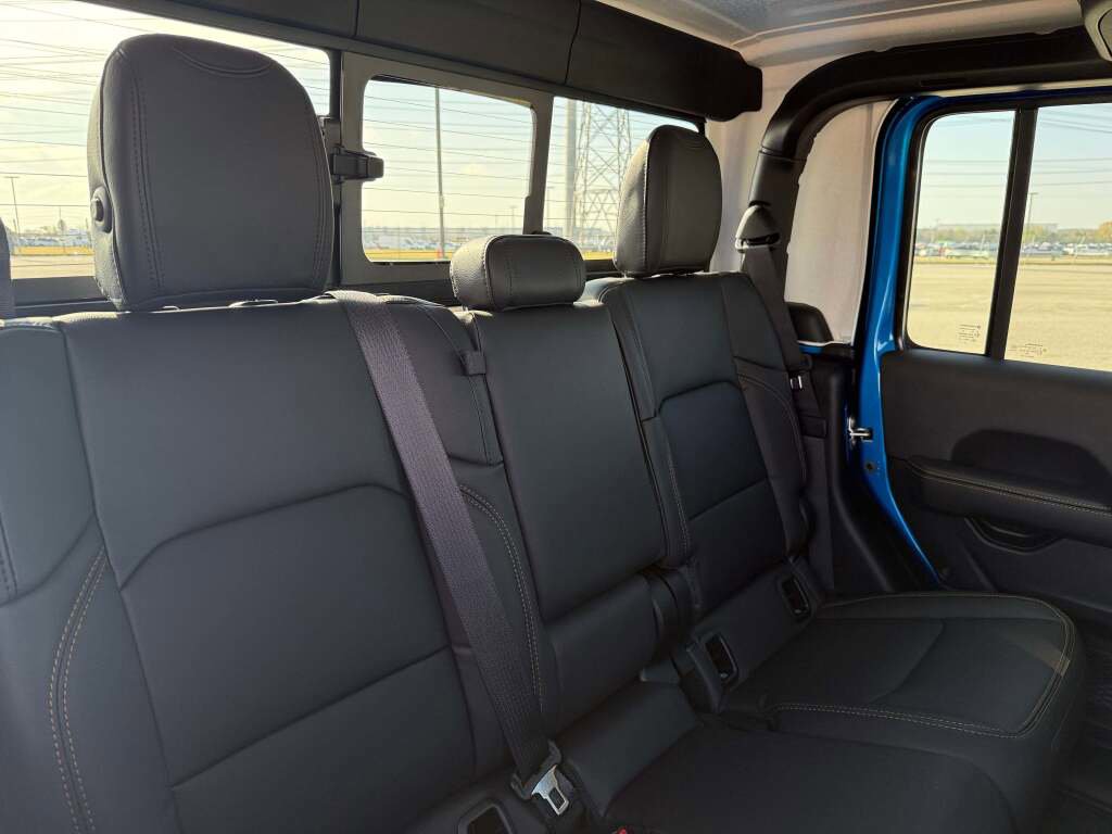 New 2026 Jeep Gladiator Sport image 20